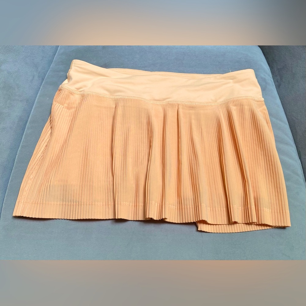Lululemon mid rise pleat to street tennis skirt